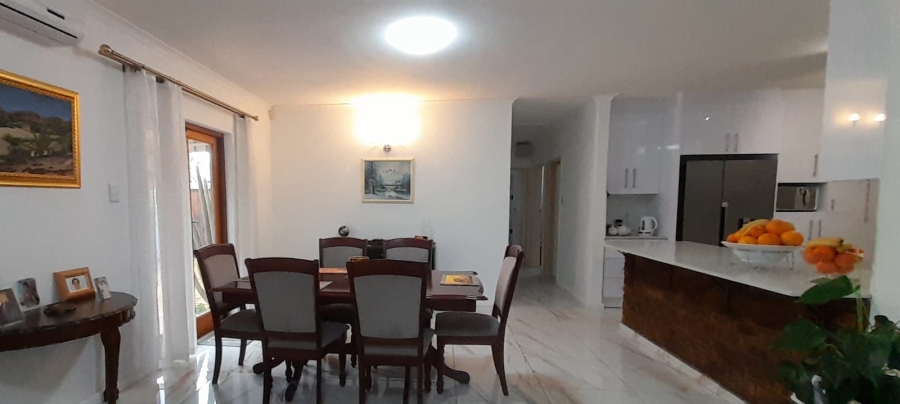 4 Bedroom Property for Sale in Gordon Strand Estate Western Cape
